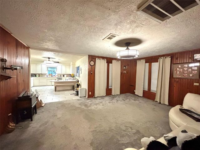 1083 County Road 2800, Colmesneil, TX 75938