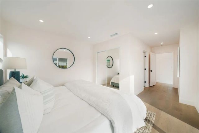 5113 5th Avenue, Los Angeles, CA 90043