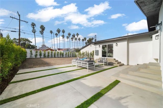 5113 5th Avenue, Los Angeles, CA 90043