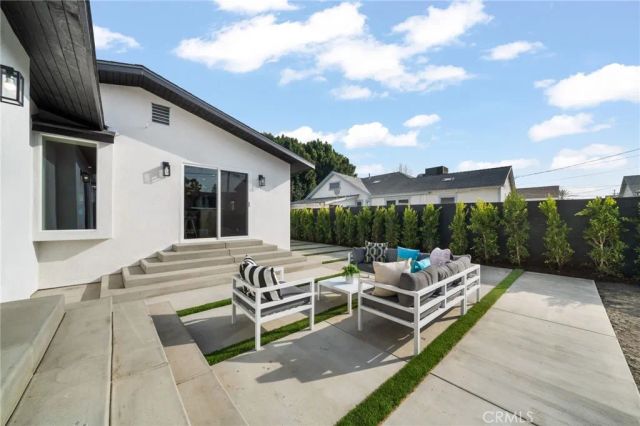 5113 5th Avenue, Los Angeles, CA 90043