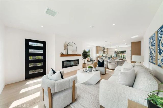 5113 5th Avenue, Los Angeles, CA 90043