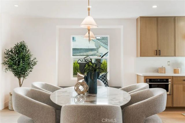 5113 5th Avenue, Los Angeles, CA 90043