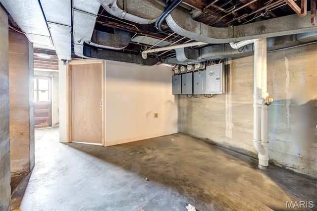6663 Devonshire Avenue, St Louis, MO 63109