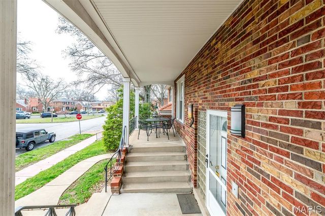 6663 Devonshire Avenue, St Louis, MO 63109