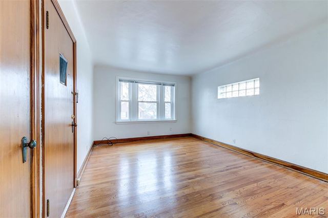 6663 Devonshire Avenue, St Louis, MO 63109