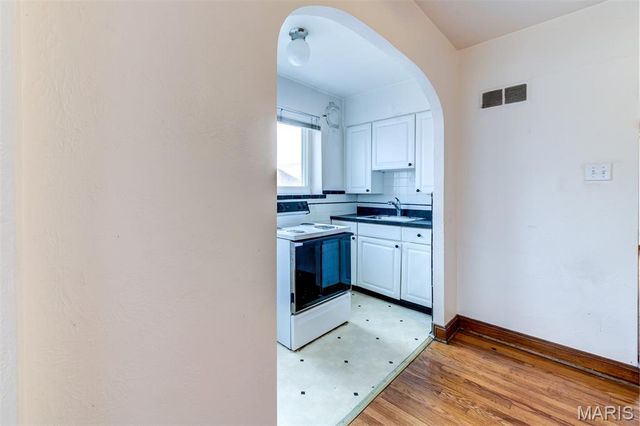 6663 Devonshire Avenue, St Louis, MO 63109