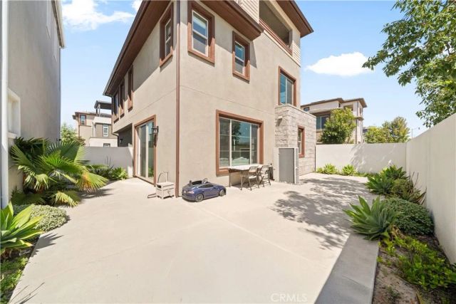 203 Lynx, Irvine, CA 92618