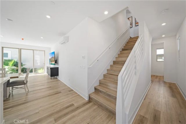 203 Lynx, Irvine, CA 92618