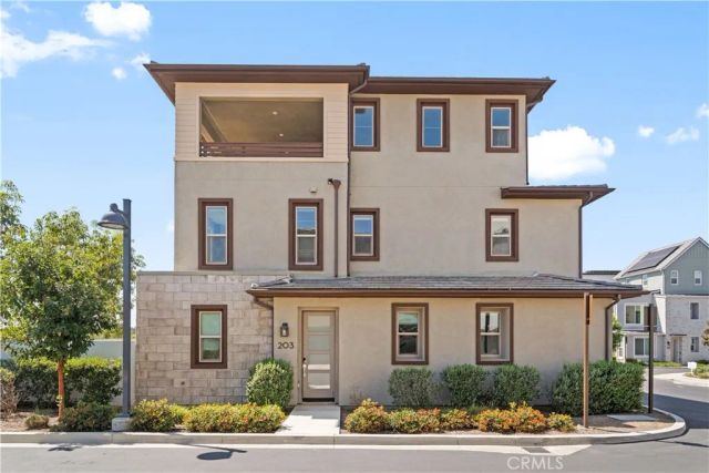 203 Lynx, Irvine, CA 92618