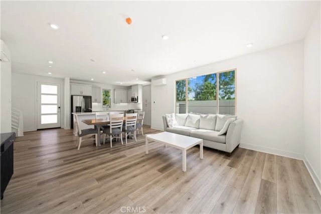 203 Lynx, Irvine, CA 92618