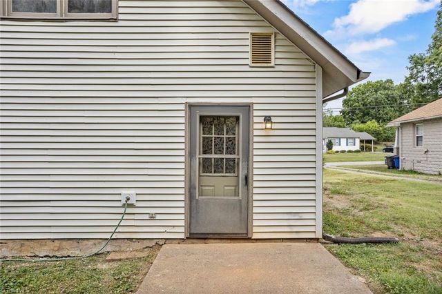 131 Lindbergh Street, Winston-salem, NC 27104