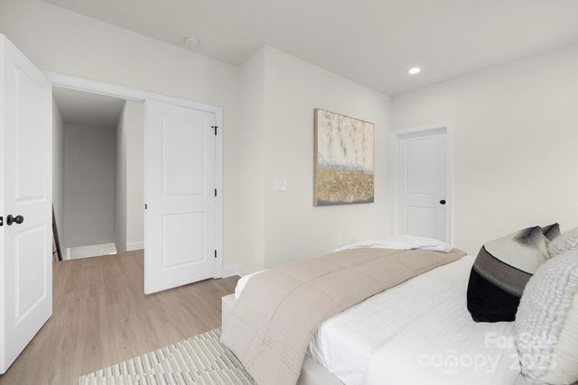 9427 Weston Woods Lane, Charlotte, NC 28216