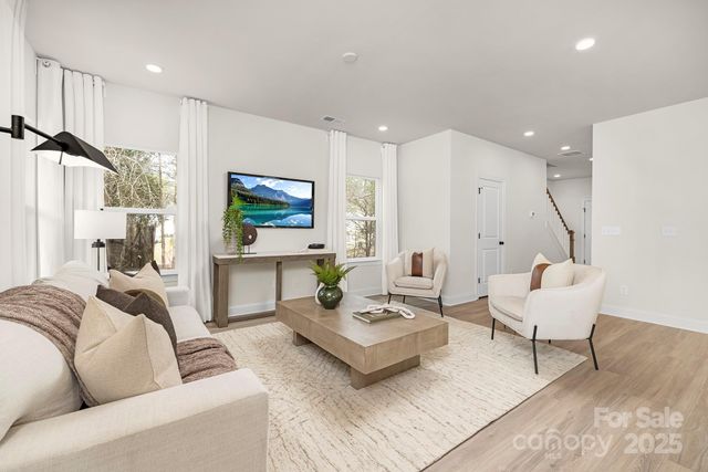 9427 Weston Woods Lane, Charlotte, NC 28216