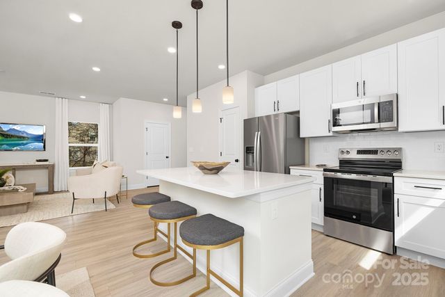9427 Weston Woods Lane, Charlotte, NC 28216