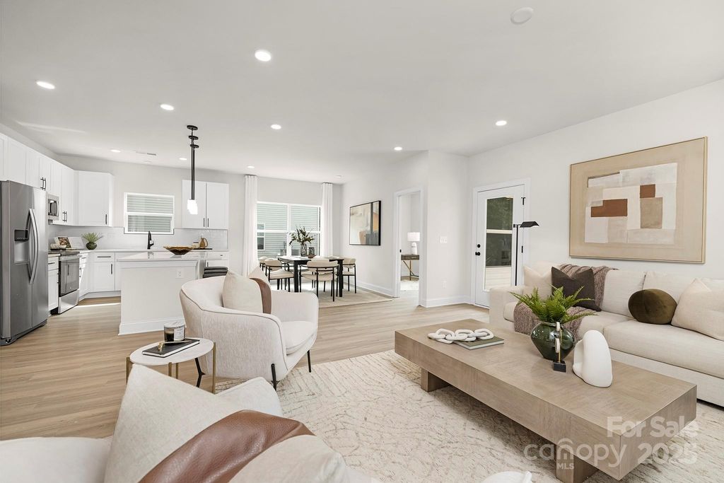 9427 Weston Woods Lane, Charlotte, NC 28216