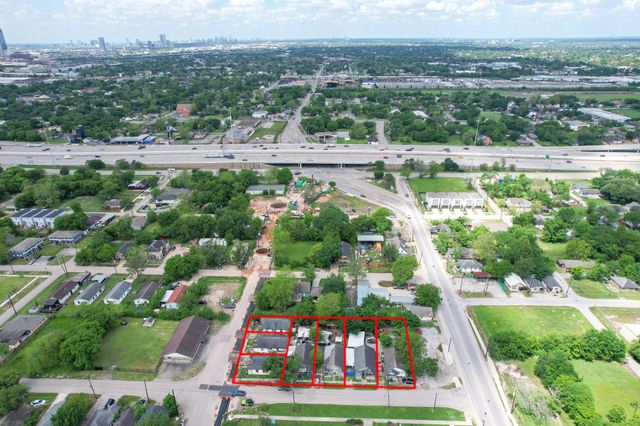 2409 Hailey Street, Houston, TX 77026