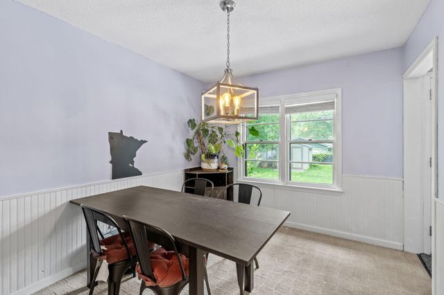 1124 Rhode Island Avenue N, Golden Valley, MN 55427