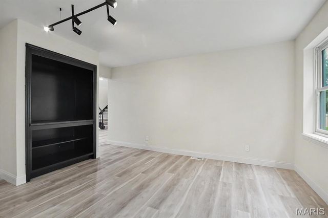 406 Meyer Avenue, St Louis, MO 63122