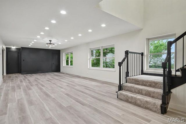 406 Meyer Avenue, St Louis, MO 63122