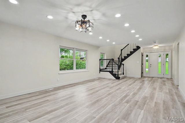 406 Meyer Avenue, St Louis, MO 63122