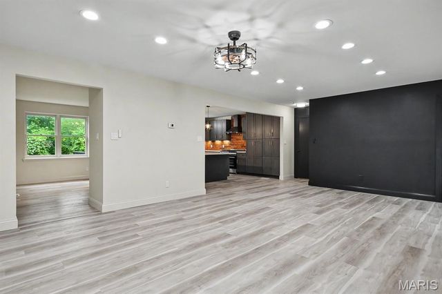 406 Meyer Avenue, St Louis, MO 63122