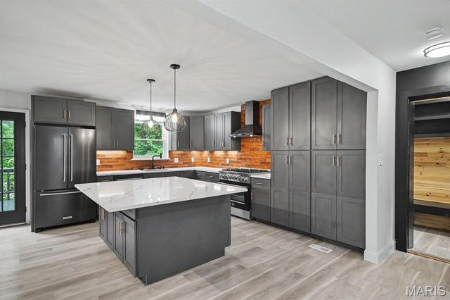 406 Meyer Avenue, St Louis, MO 63122