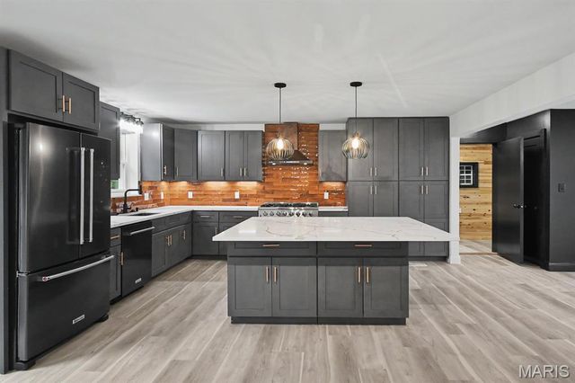 406 Meyer Avenue, St Louis, MO 63122