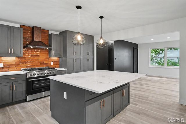 406 Meyer Avenue, St Louis, MO 63122