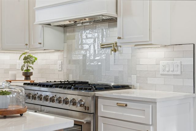 500 Country Club Dr, Dickson, TN 37055