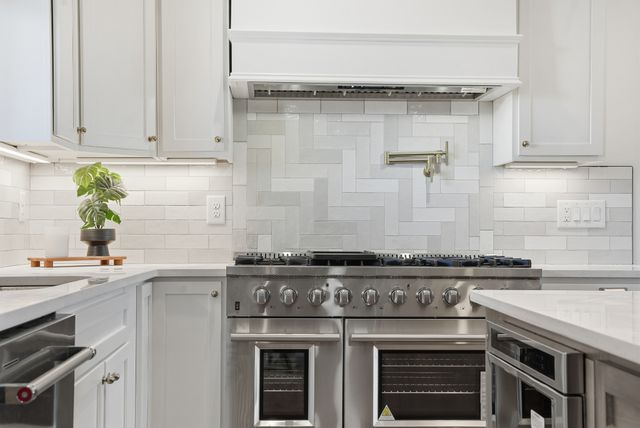 500 Country Club Dr, Dickson, TN 37055