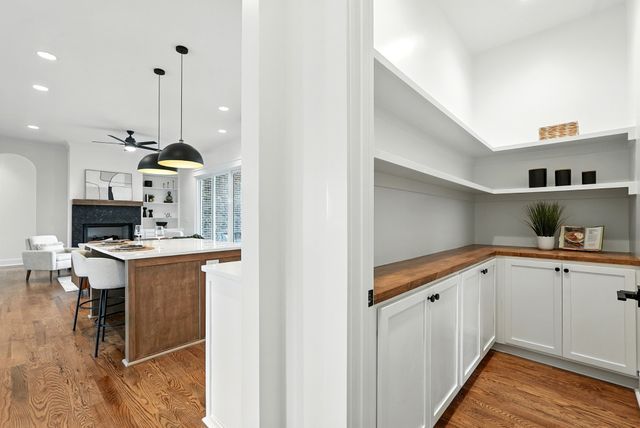 500 Country Club Dr, Dickson, TN 37055