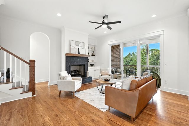 500 Country Club Dr, Dickson, TN 37055