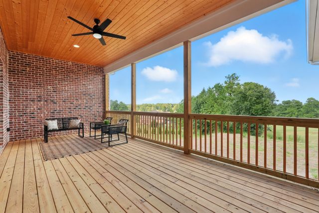 500 Country Club Dr, Dickson, TN 37055