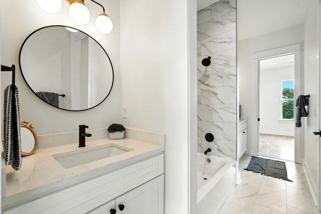 500 Country Club Dr, Dickson, TN 37055