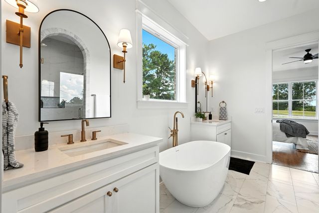 500 Country Club Dr, Dickson, TN 37055