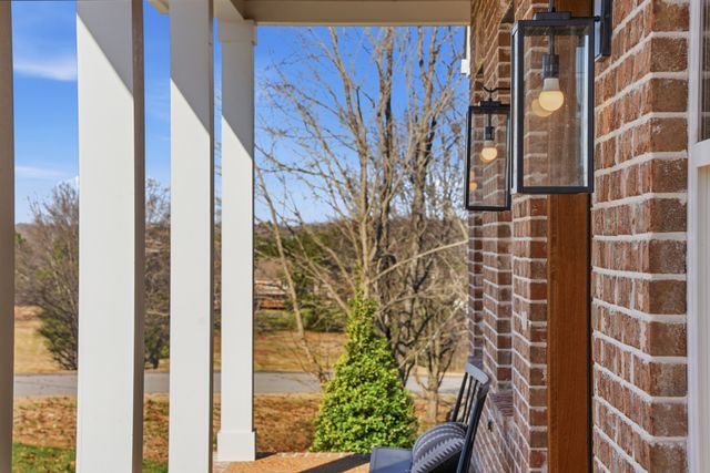 500 Country Club Dr, Dickson, TN 37055