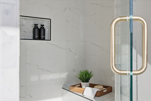 500 Country Club Dr, Dickson, TN 37055