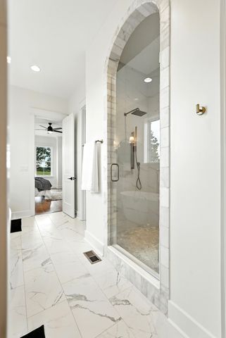 500 Country Club Dr, Dickson, TN 37055