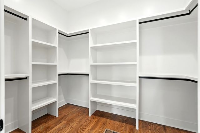 500 Country Club Dr, Dickson, TN 37055