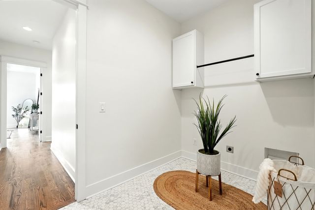 500 Country Club Dr, Dickson, TN 37055