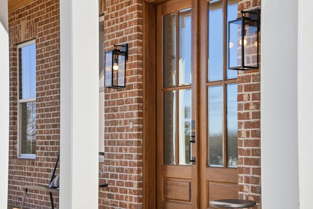 500 Country Club Dr, Dickson, TN 37055