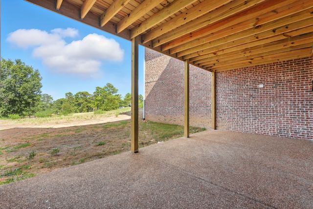 500 Country Club Dr, Dickson, TN 37055