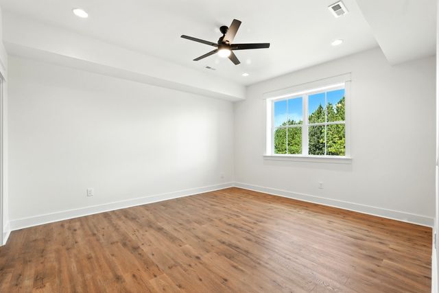 500 Country Club Dr, Dickson, TN 37055