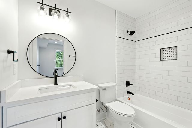 500 Country Club Dr, Dickson, TN 37055