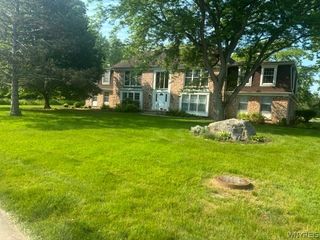 100 Carriage Dr Drive 7, Orchard Park, NY 14127