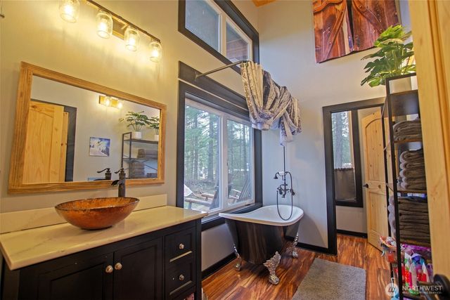 330 Silver Trail Lane, Easton, WA 98925