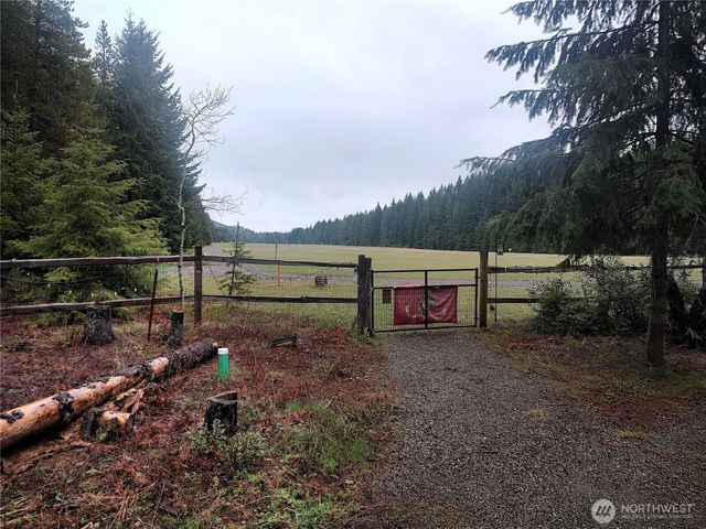 330 Silver Trail Lane, Easton, WA 98925