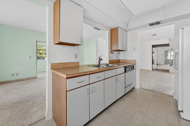 2201 SW 22nd Way SW, Boynton Beach, FL 33426