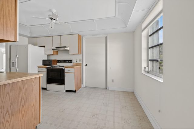 2201 SW 22nd Way SW, Boynton Beach, FL 33426