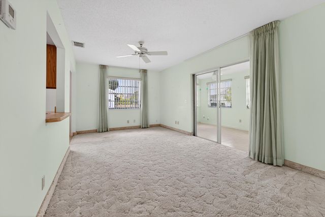 2201 SW 22nd Way SW, Boynton Beach, FL 33426